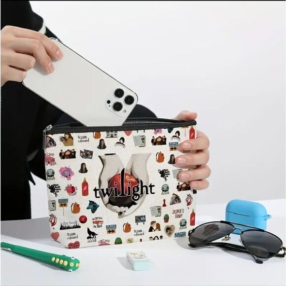 Canvas Zippered Pouch - TWILIGHT the Movie - Picture 4 of 5